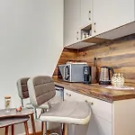 Cozy In Grand By Flat Manаger דירה פמפורובו